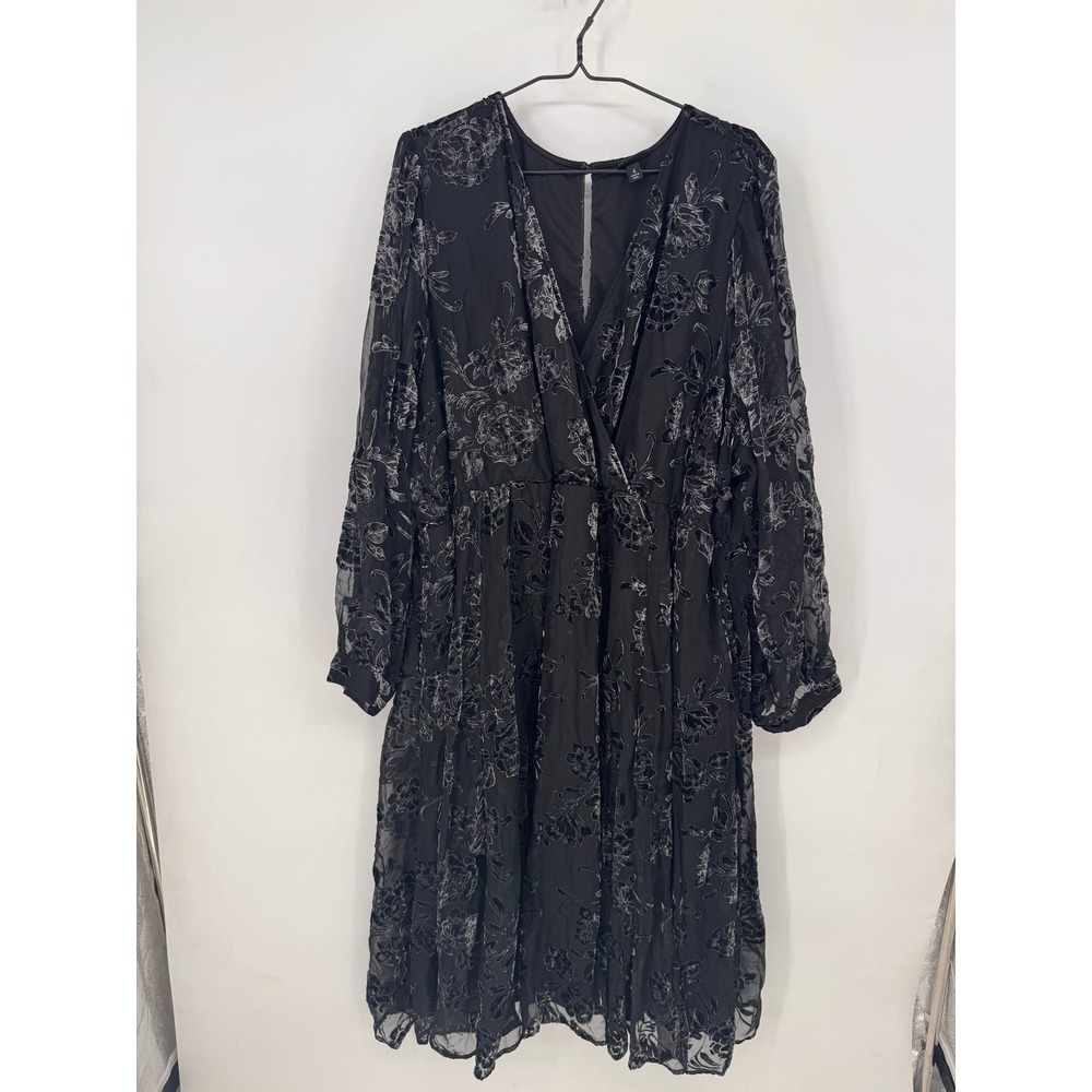 Torrid Dress Womens 4 Black EUC Burnout Velvet Floral V-Neck Long Sleeve Midi